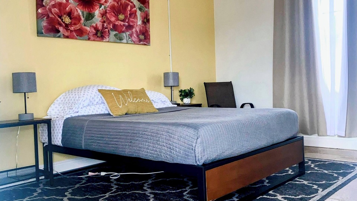 Rockledge Apartment | Bonsai ~ A Modern Motor Court