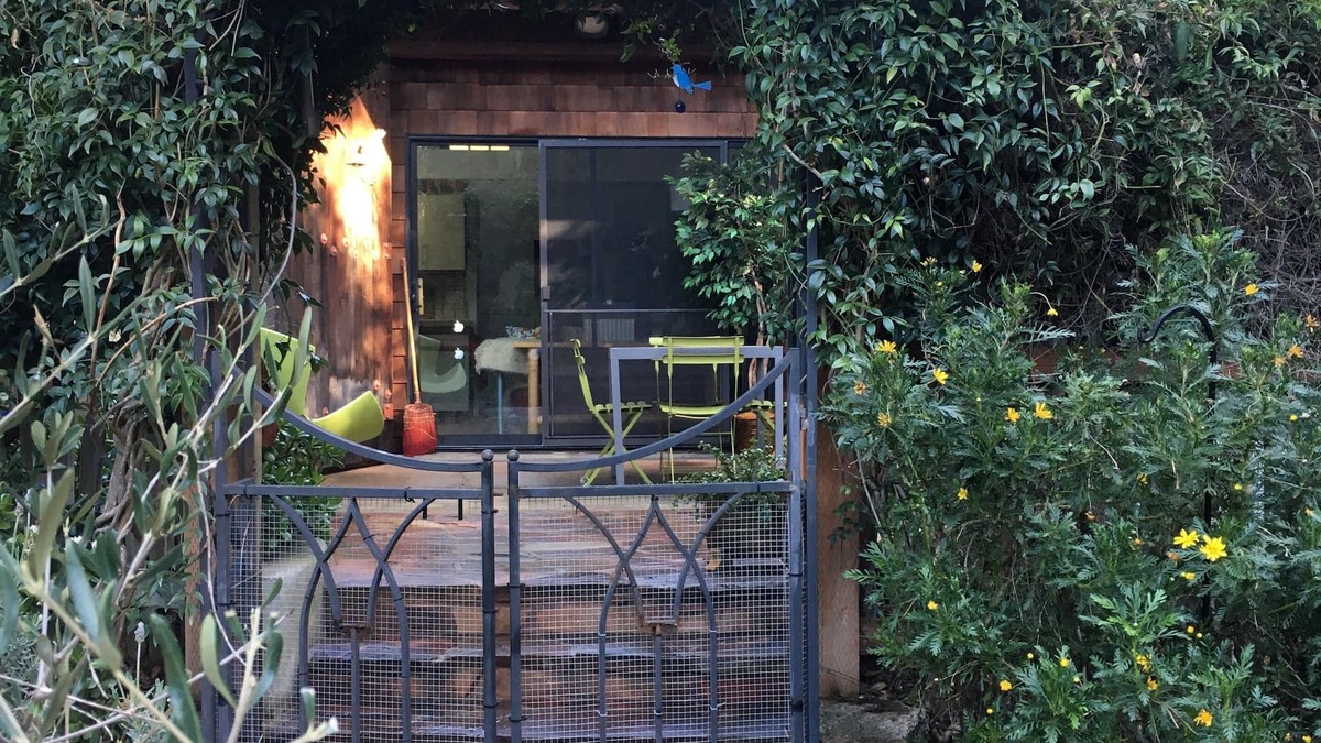 Salinas House | BONUS RATE 3,600 dollars for 3 days or 30 daysn10 minutes to Laguna-Seca Track.