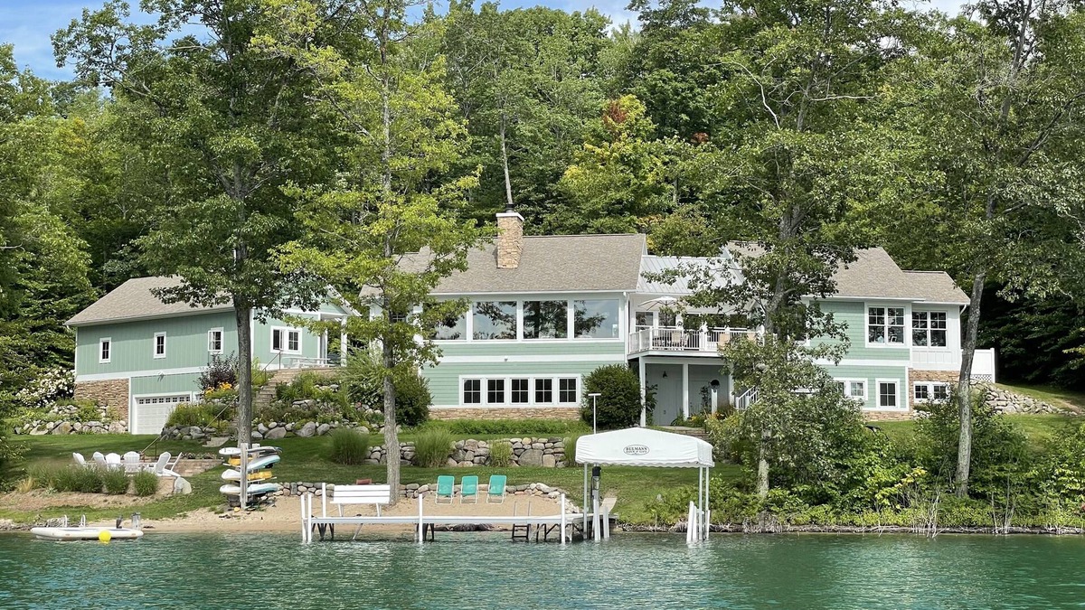 Gaylord House | Book a Fall Weekend Today - Ideal for Golfers, Wine Enthusiasts or Fall Foliage!