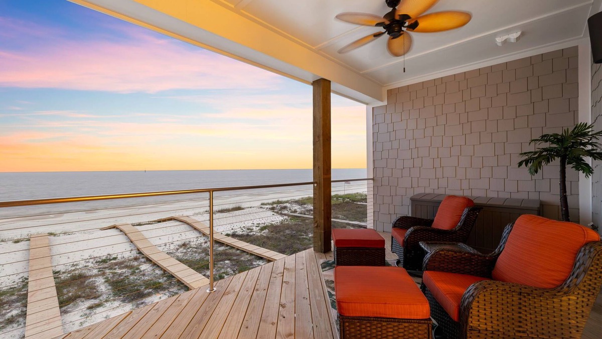 Port St. Joe House | Book Fall Stays Now! Hot Tub! Pet Friendly! Beach Front!