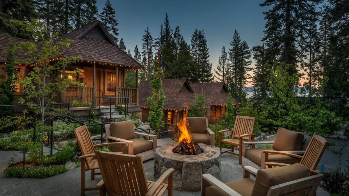 Homewood Cottage | Book For Fall! Romantic Cottage near Beach and Homewood Mountain Resort