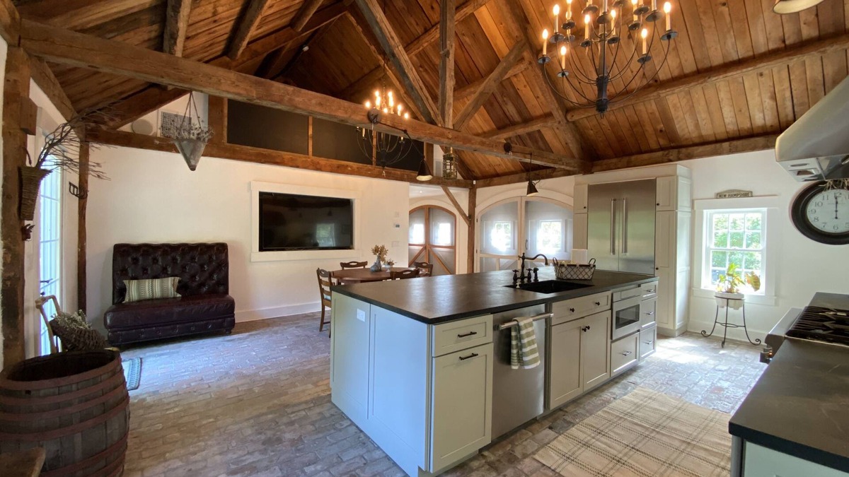 Center Tuftonboro House | Book Now! Fall Forecast for Amazing Foliage!