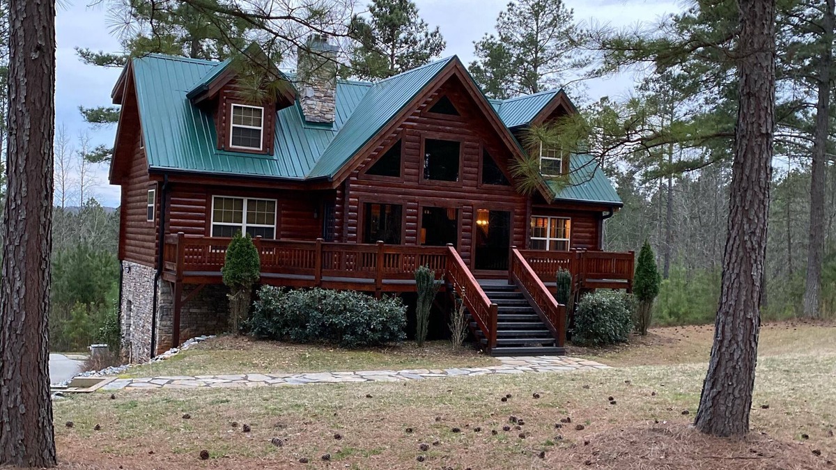 Connellys Springs House | Book now for a spring or summer trip