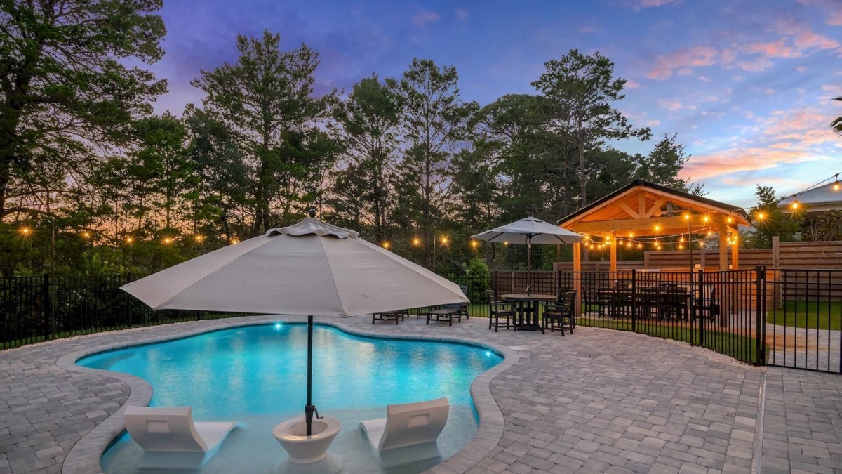 Santa Rosa Beach House | Book Now for Fall! Private Heated Pool! Low-Speed Vehicle! Carriage House! Bikes!