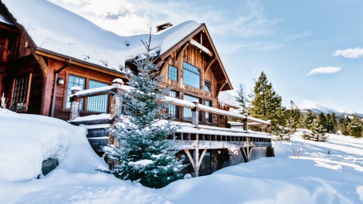 Antler Ridge House | Book Now for Winter! Home with Mountain Views, Hot Tub, Garage and Pool Table!