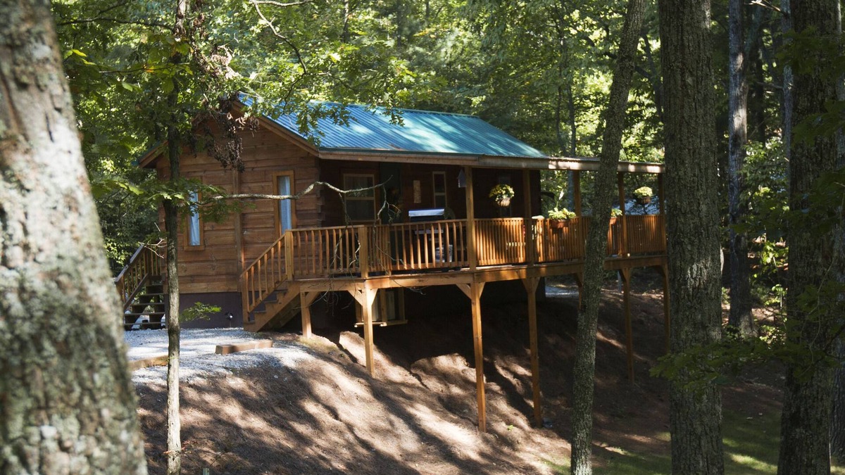 Franklin Cabin | Book Now to Enjoy a Beautiful Weekend in the Mountains!
