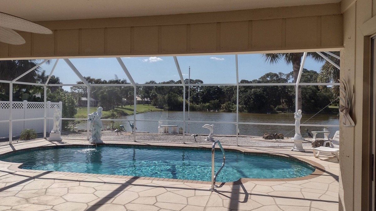 Broadmoor House | Book this home for a relaxing vacation in Rotonda West!