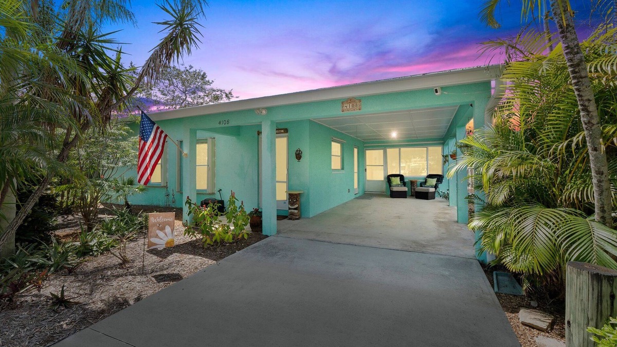 Stuart House | Book today, dinner on us!nNew listing! Stuart/Port Salerno cute cottage!