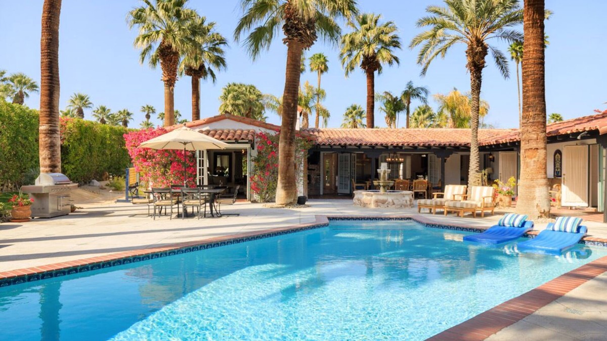 El Mirador House | Book Today for a Fall Getaway! A Chic Downtown Home with Private Pool and Hot Tub!