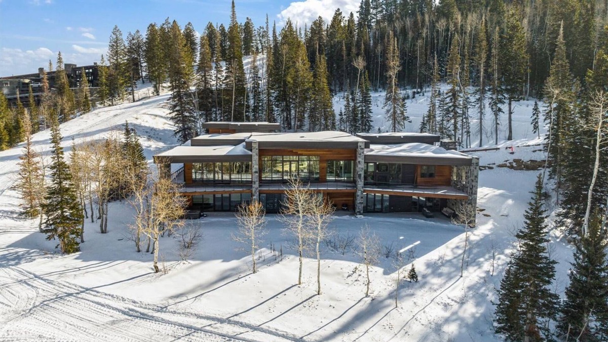Park City House | Book Today for a Holiday Stay! Luxury Ski-in, Ski-out Home with Hot Tub