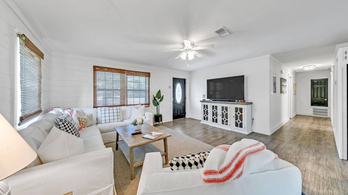 Gulfview Heights House | Booking fall No crowds Gulf place area close to beaches/Goatfeathers Pet ok