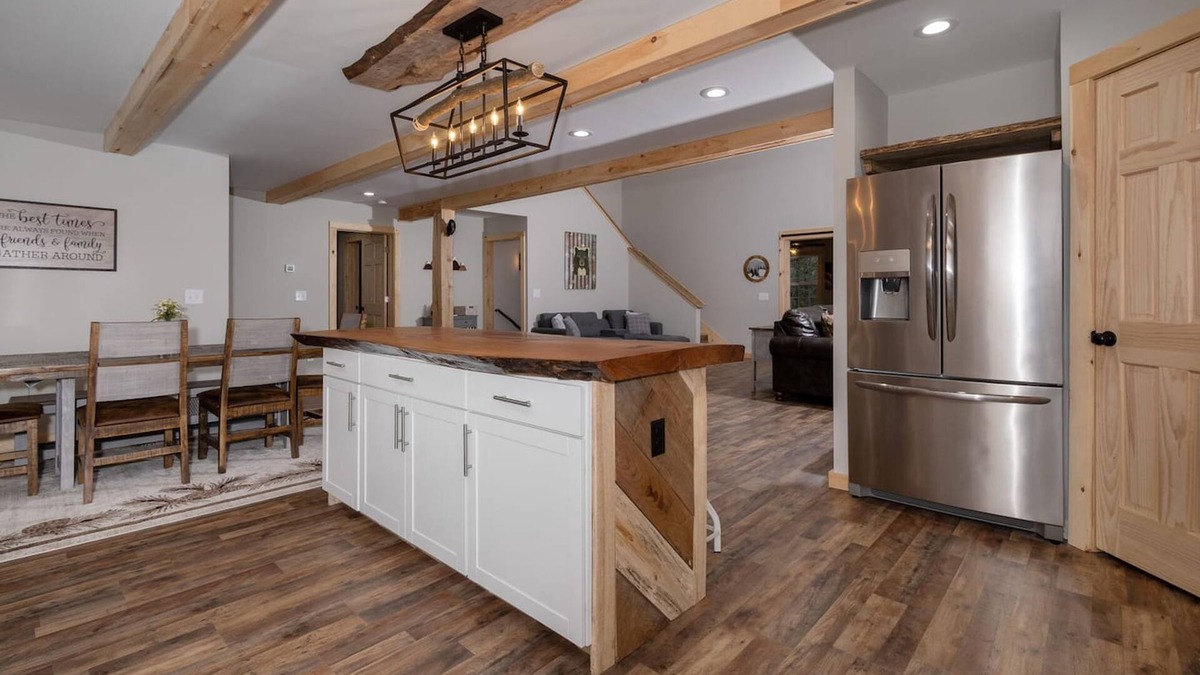 Deep Gap House | Boone Getaway Dog Friendly Hot Tub Fire Pit