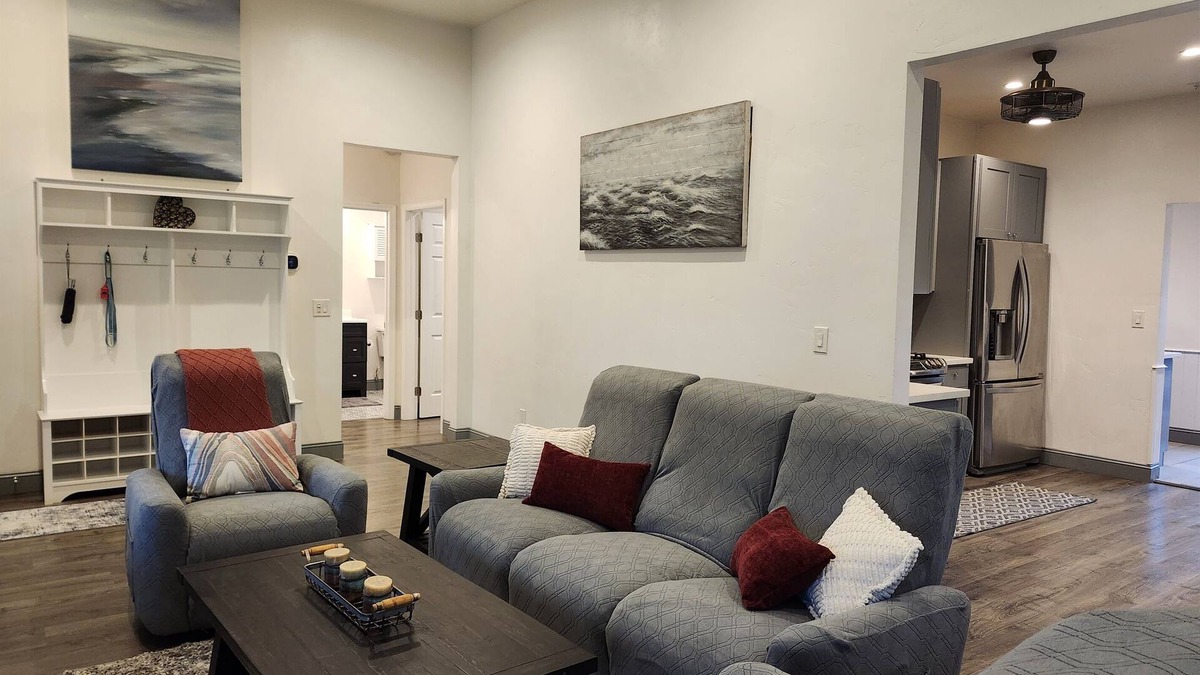 Lodi House | Bordeaux Bungalow | 1 Block to Downtown | Lovely Backyard | Dog Friendly