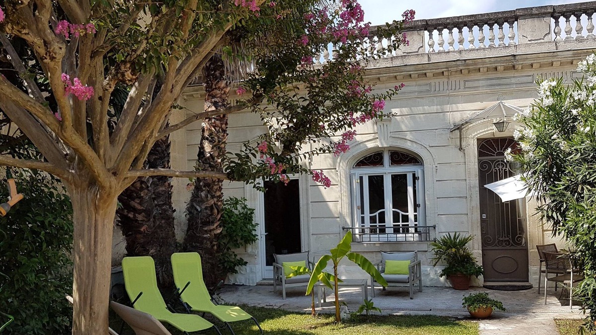 Saint Augustin House | BORDEAUX: Charming luxury house 4* 100m2 garage near tram shops