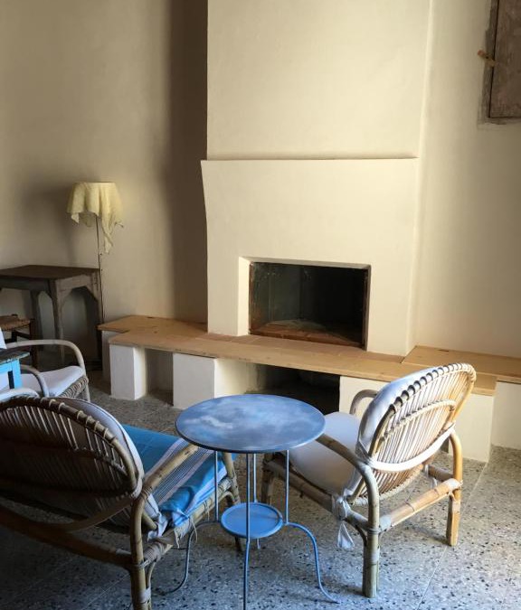 Strongoli Apartment | BORGO PETELIA, "Casa Perri", antica casa ristrutturata con terrazzo