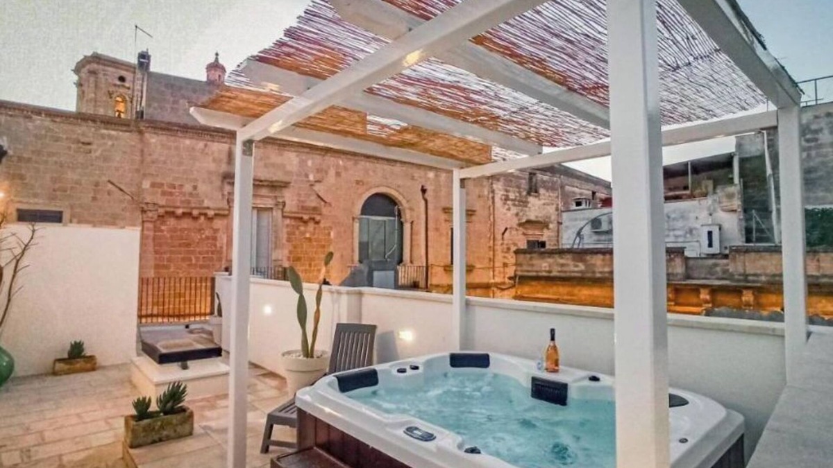 Francavilla Fontana Historic Centre Apartment | Borgo San Giovanni Luxury - apartment with jacuzzi
