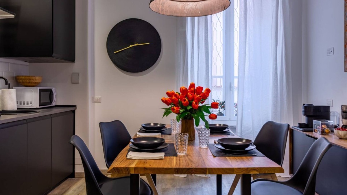 Rione XIV Borgo Apartment | Borgo Vittorio 20 Vatican Home