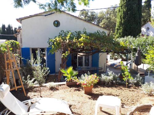 Cabasson Villa | Bormes les Mimosas, Hameau de Cabasson, à 400m de la mer et du fort de Bregançon, Villa classée 3 étoiles, de 2 à 8 personnes