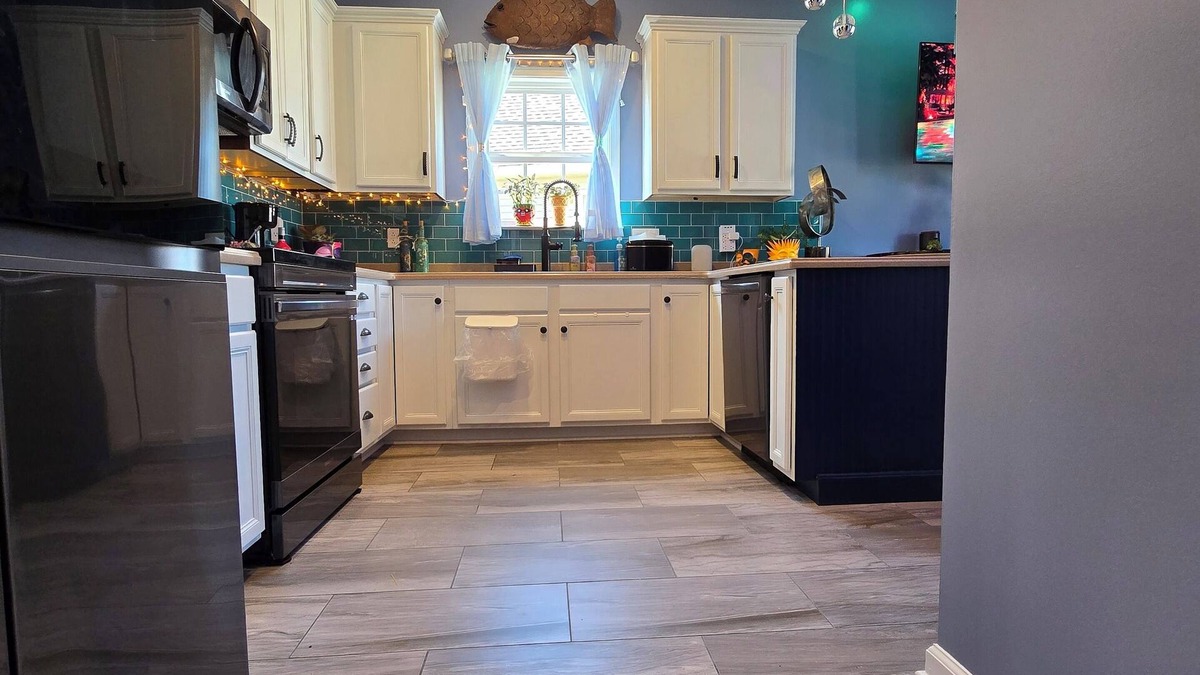 Murfreesboro House | Boro Breeze Island Escape - Cozy, Close, Amenities, Sleeps 8