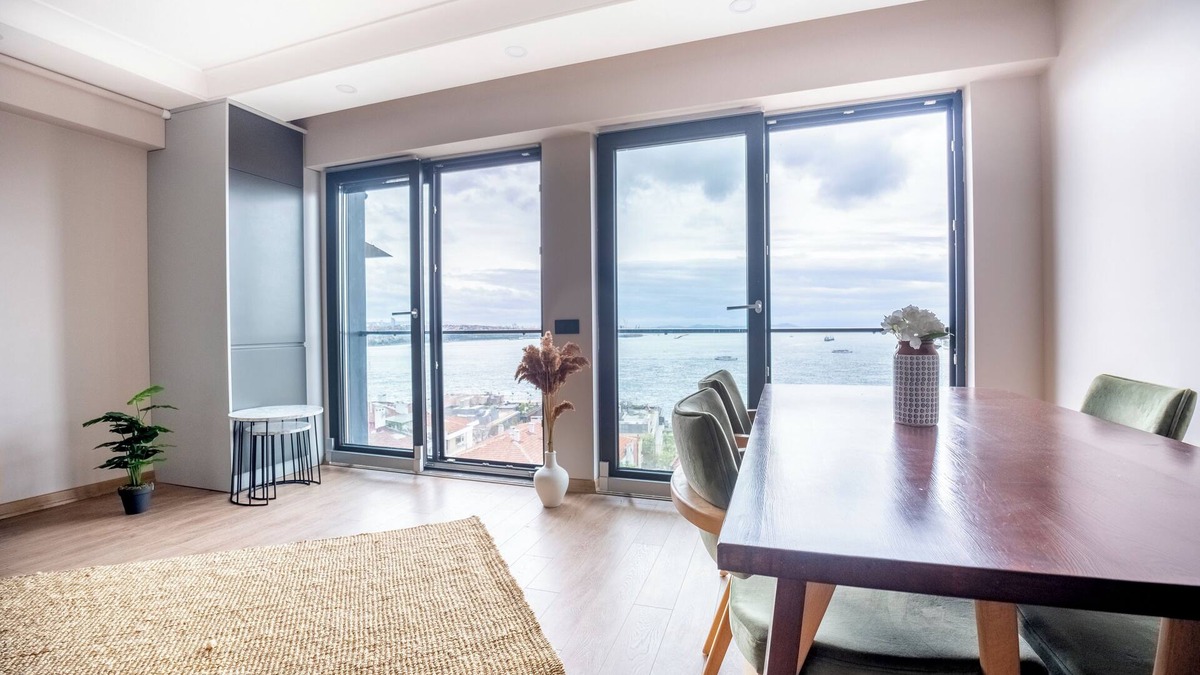 Bahcelievler Apartment | Bosphorus View with 2 bedrooms and WiFi, AC, Elevator