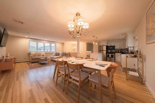 Revere Apartment | Boston Luxury 3BR-Near Airport-Beach