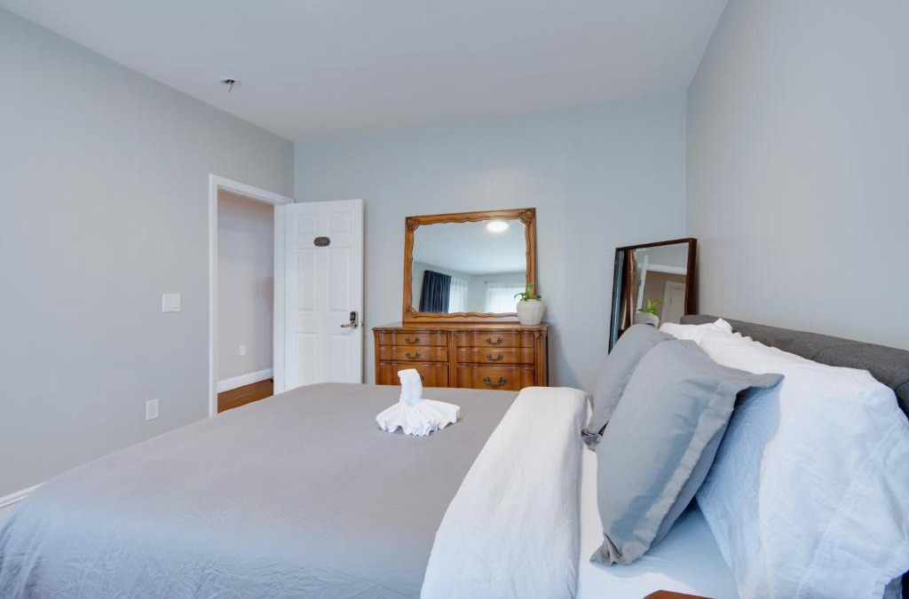 Jones Hill Apartment | Boston Three Bedroom Apartment