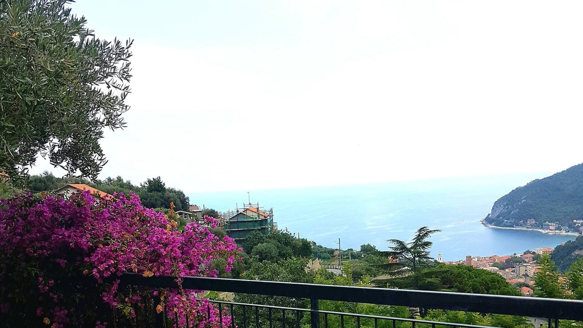 Voze Villa | Bougainvillea cottage with panoramic views of the Gulf of Noli. Large garden