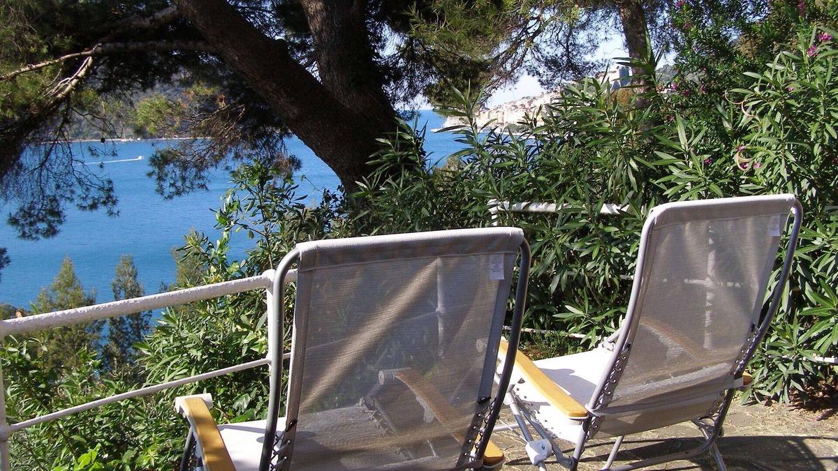 Portovenere Apartment | Bouganville Portovenere – Beachfront – Invaluable Landing stage on the sea