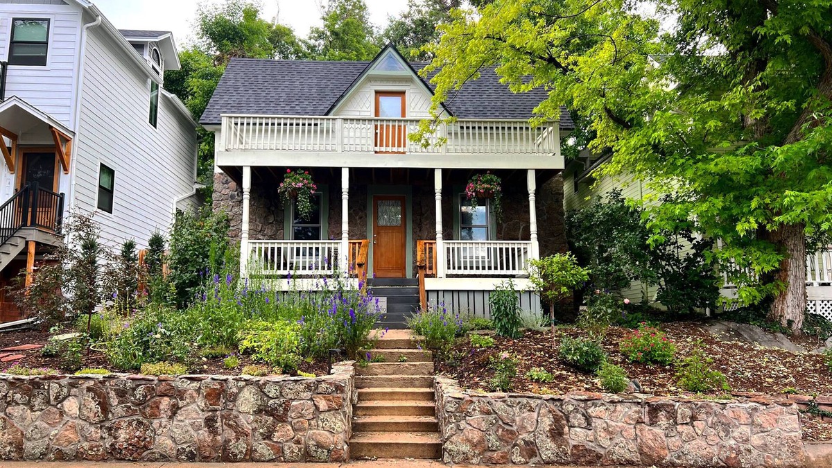 Whittier House | Boulder Artist Home Mountain Views Garden Pet-Friendly
