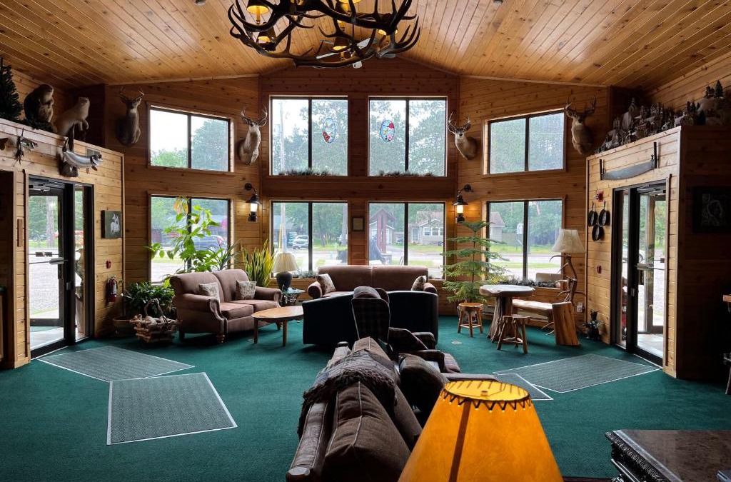 Boulder Junction Hotel | Boulder Bear Motor Lodge