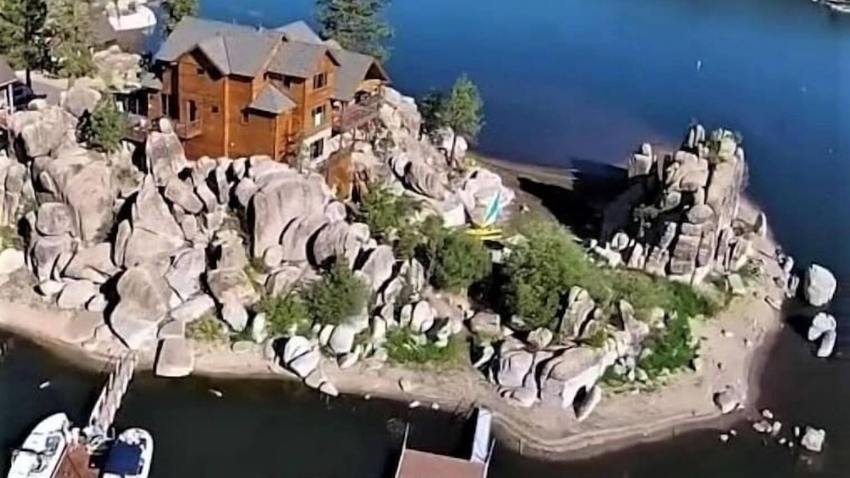Boulder Bay House | Boulder Cove Lakefront Estate Kayaks & SUP