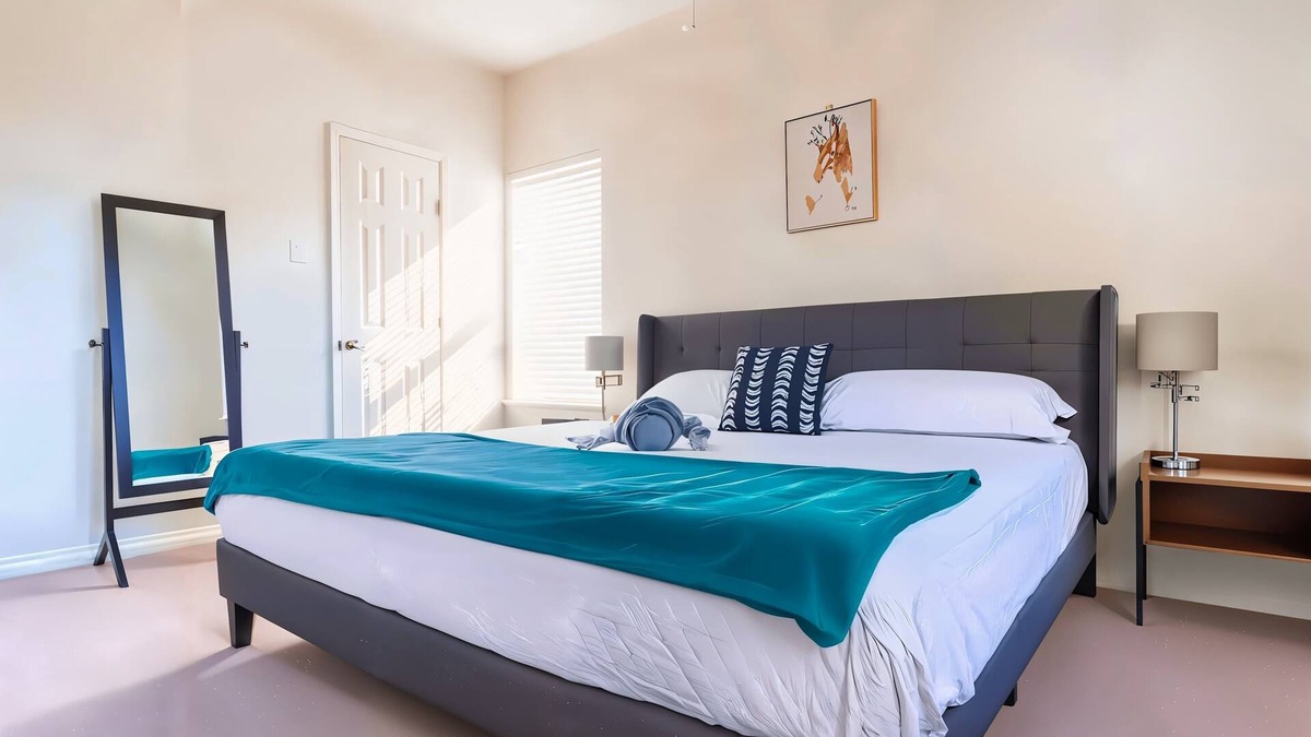 Irving Apartment | Boulevard Stays Spacious 1BR King Suite Pool, Gym Access & Free Parking