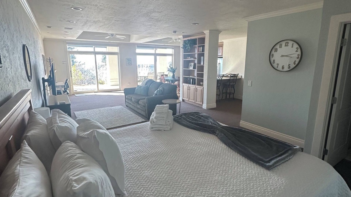 Bountiful Apartment | Bountiful Heights - Spacious Private Studio, Amazing Views