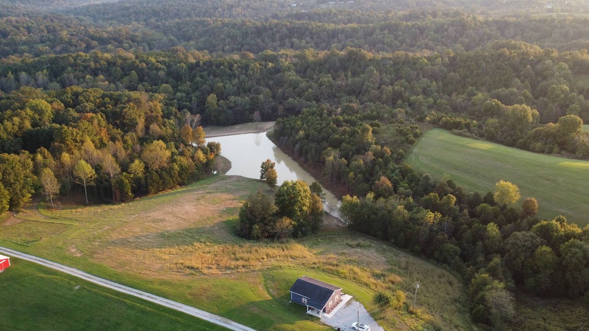 Mount Eden Cottage | Bourbon Country Cottage Newly renovated in the country with amazing views