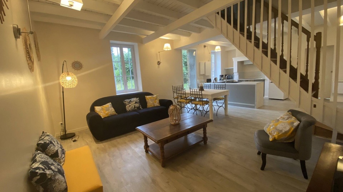 Neuvy House | Bourbonnaise house ideally located and quiet.