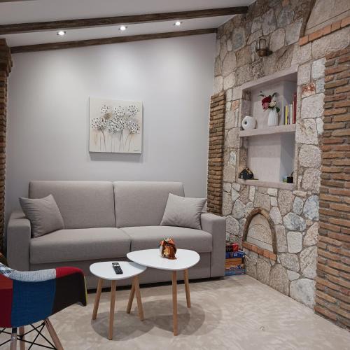 Kouvaras Apartment | Boutique Eptalofos 15min from airport and sea