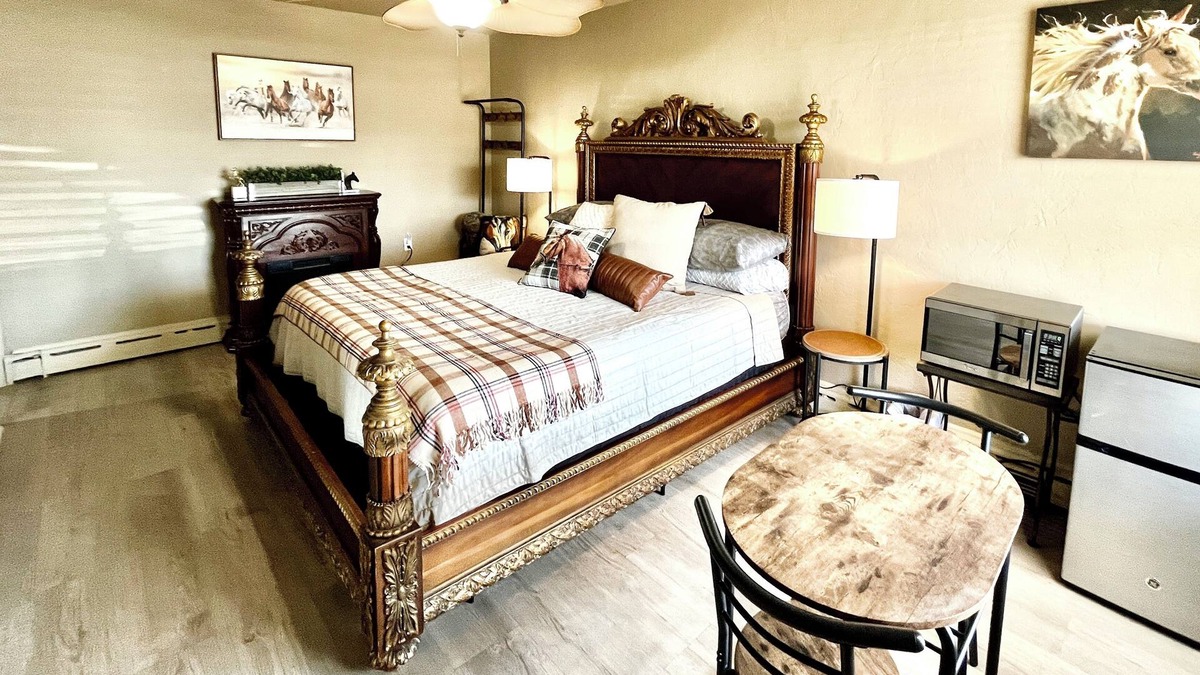 Historic Downtown Hotel | Boutique hotel in historic downtown Ocala: King