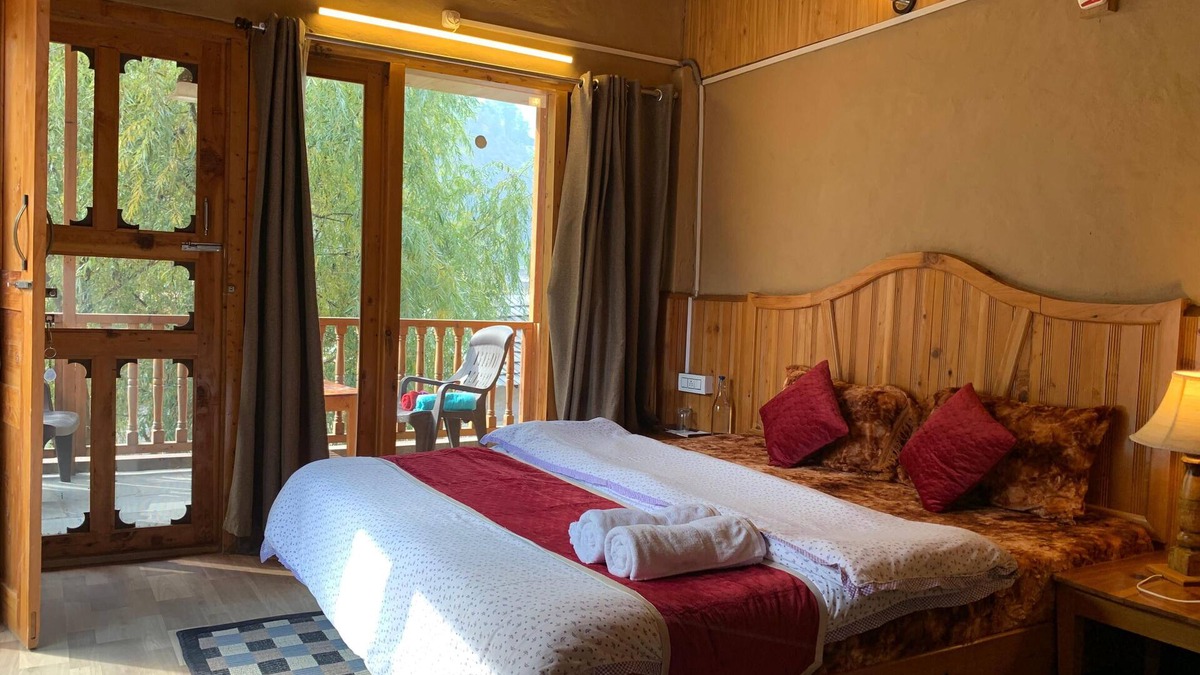 Banjar House | Boutique Riverside homestay Pet Friendly