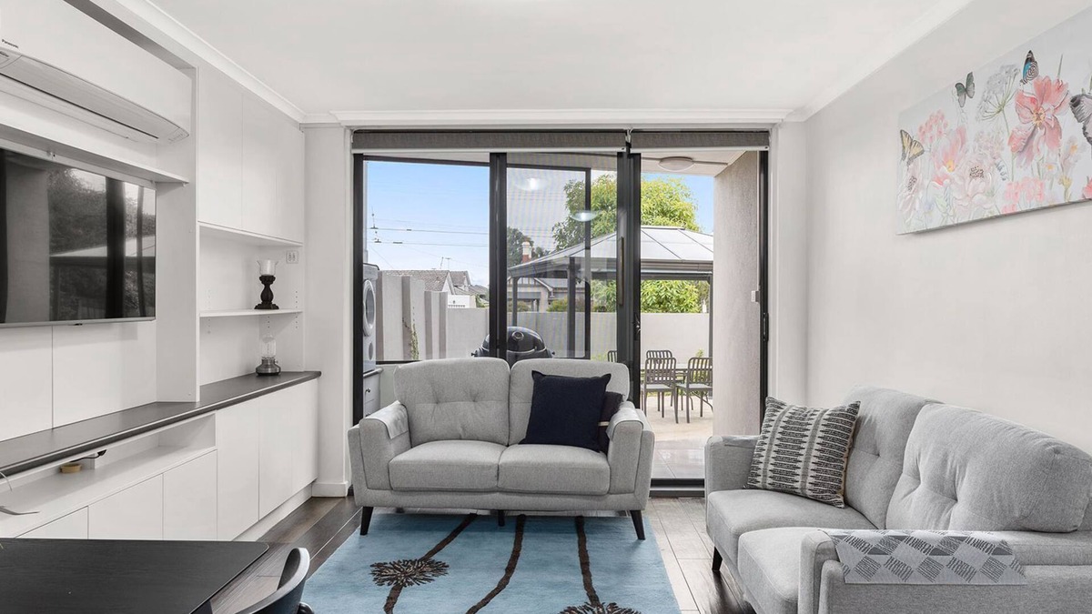 Essendon Apartment | BOUTIQUE STAYS - Lilly Pilly