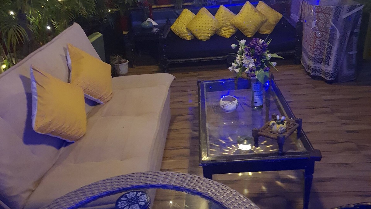 Sushant Lok Apartment | Boutique studio with beautiful terrace for romantic gateway & stay vacation