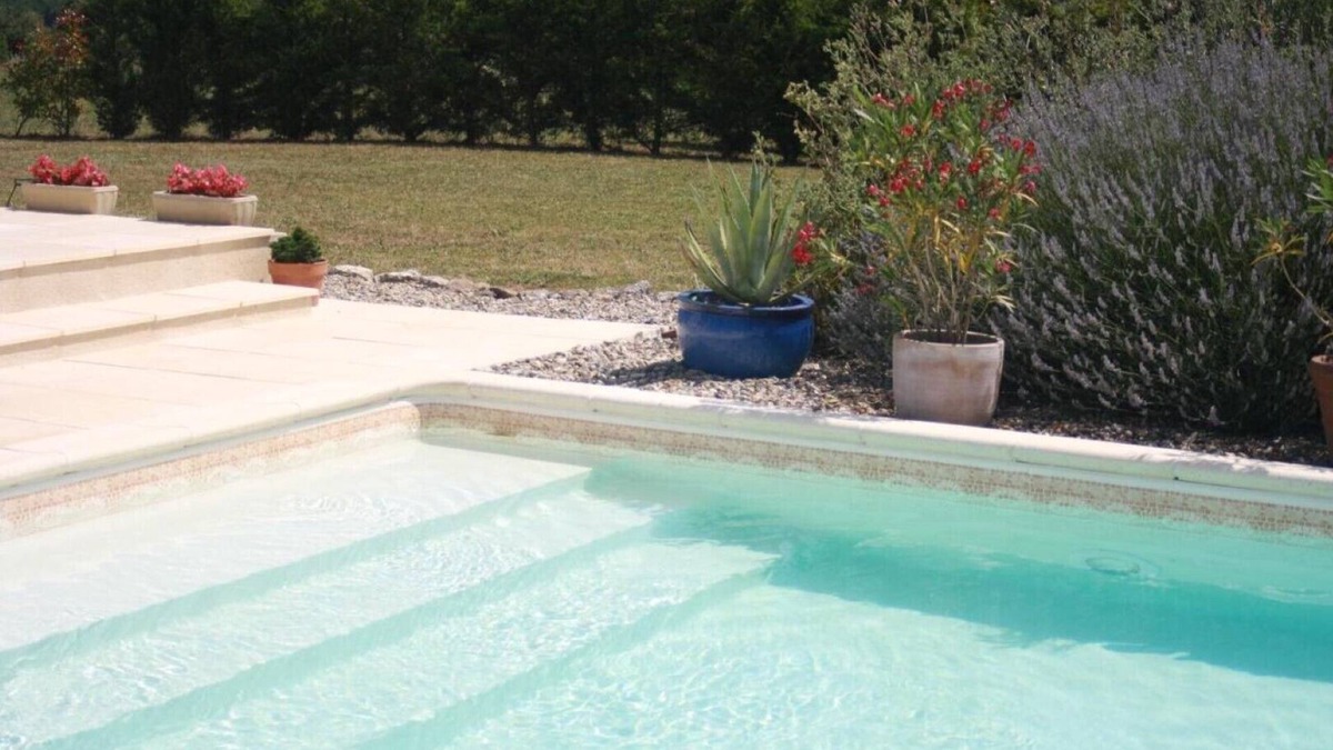 Savignac-sur-Leyze Apartment | Bouye Gite Accommodation