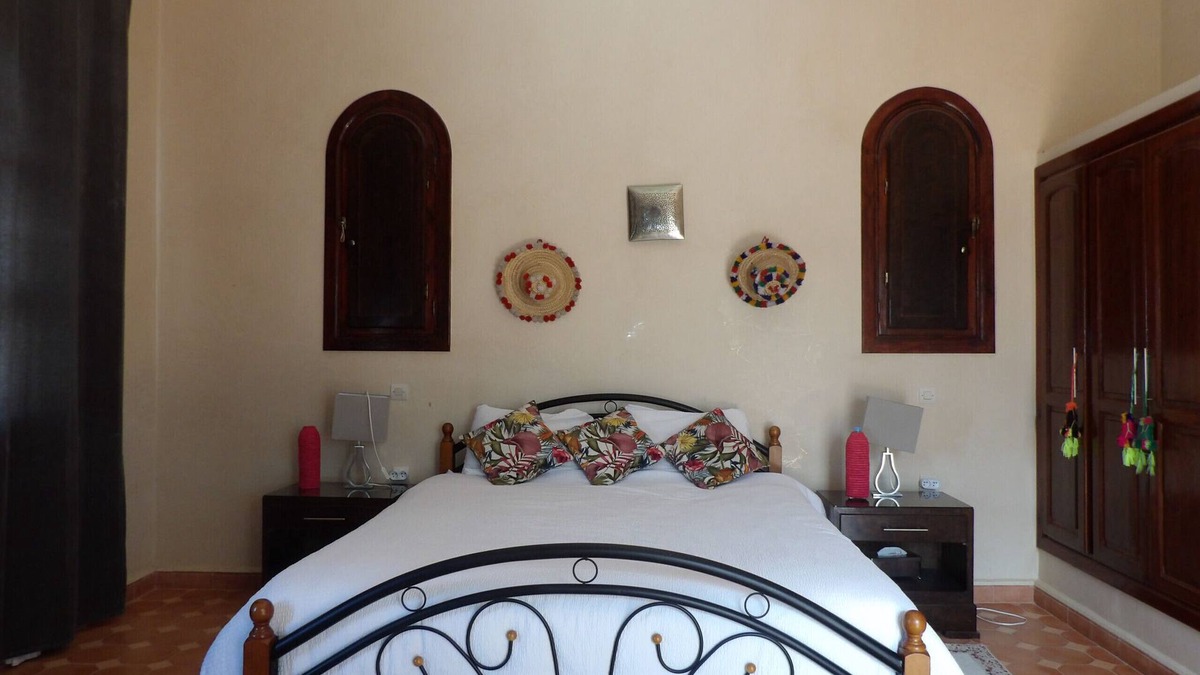 Ida Ougourd Bed & Breakfast | Bouzama room breakfast included, pool view
