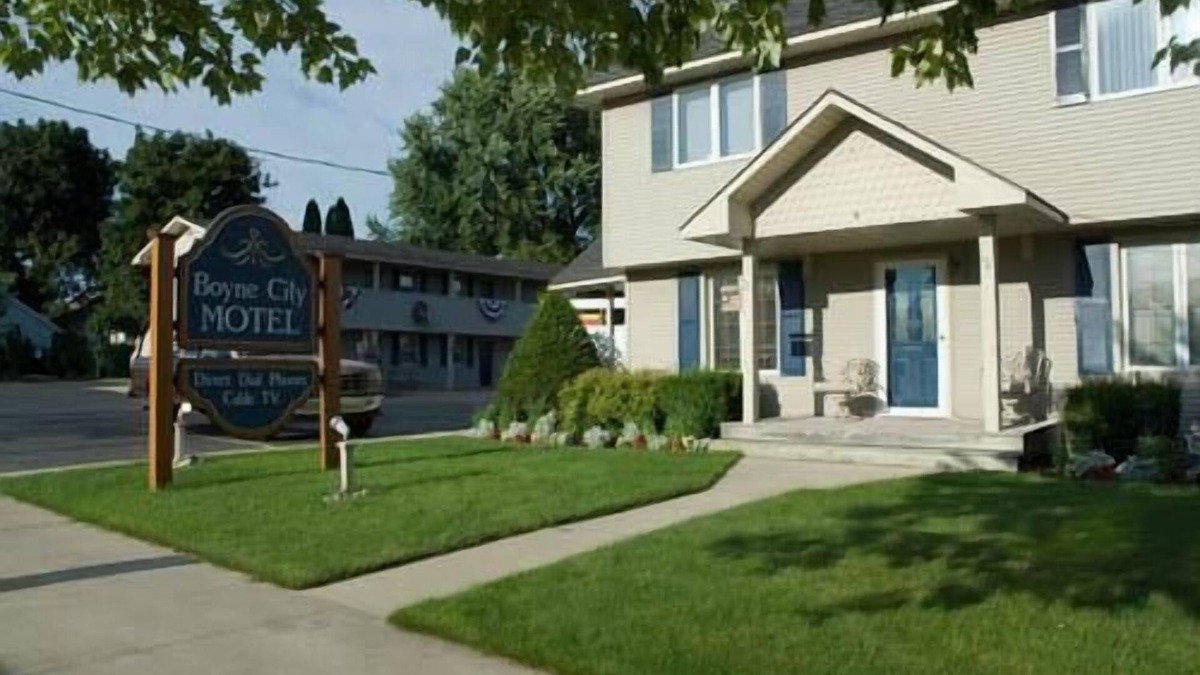 Boyne City Hotel | Boyne City Motel