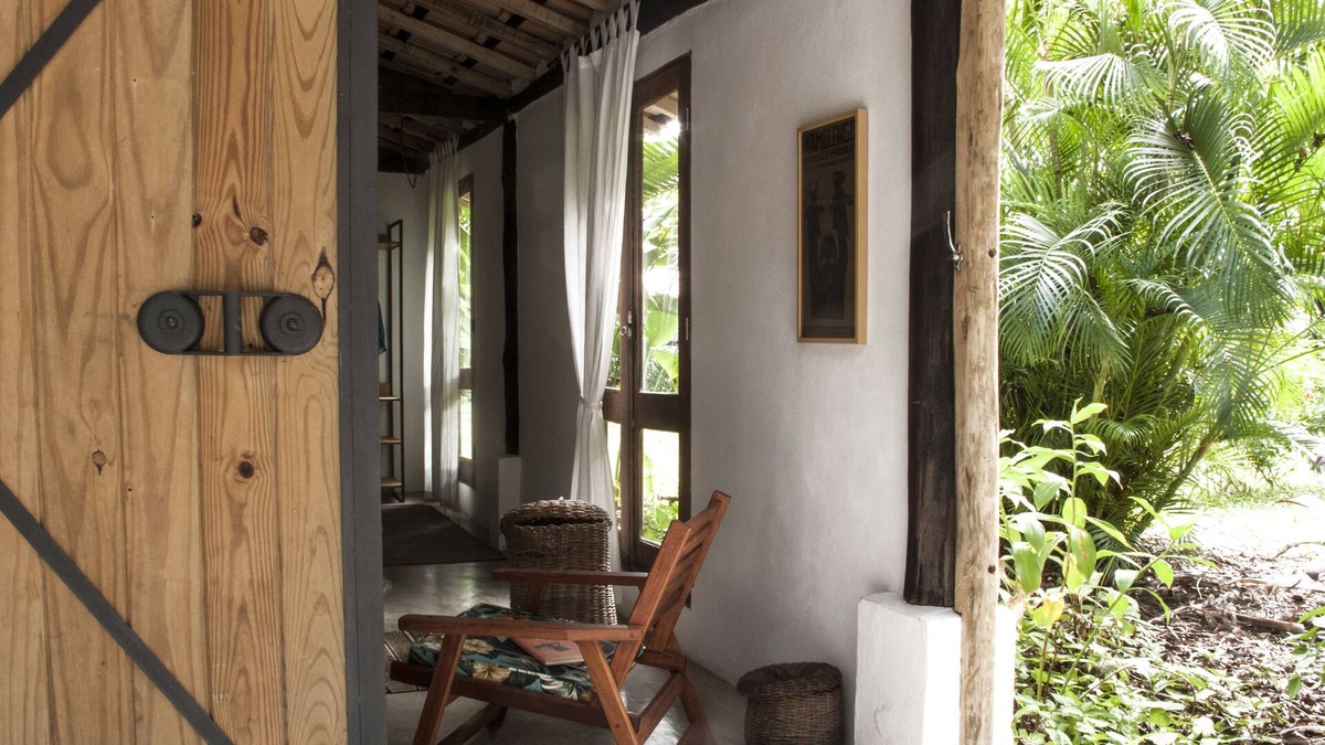 Santa Cruz Cabralia Cottage | The Lion Cottage - Charming Studios