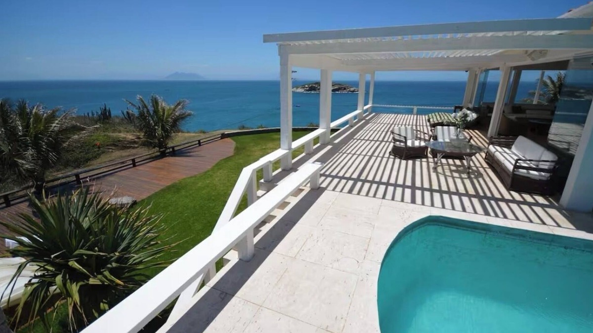 Joao Fernandes Villa | Mansion in João Fernandes - Beachfront
