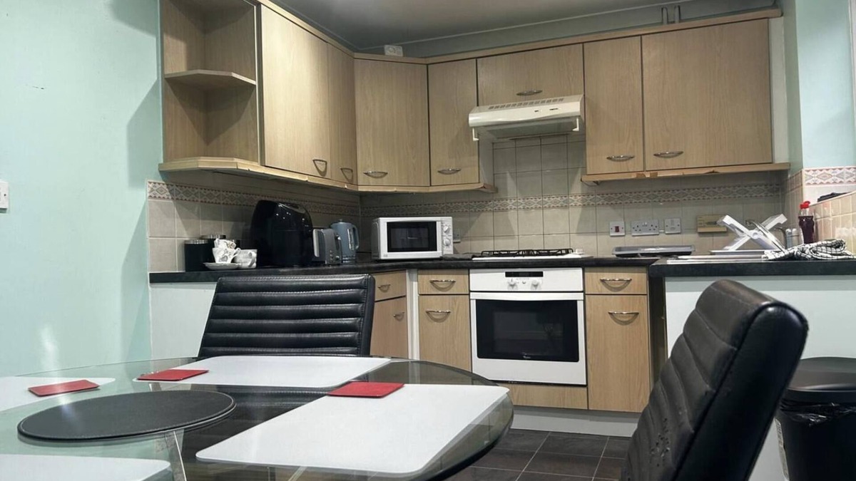 Oldbury House | Brades Rise Retreat - Cozy 3 Bedroom House