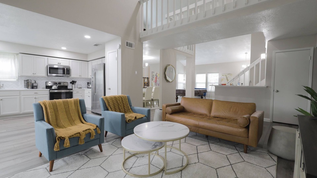 George Bush Park/Eldridge House | Braes Place | King Suite, Pool Table, Wet Bar, Fast Wifi, Spacious Yard w/Grill