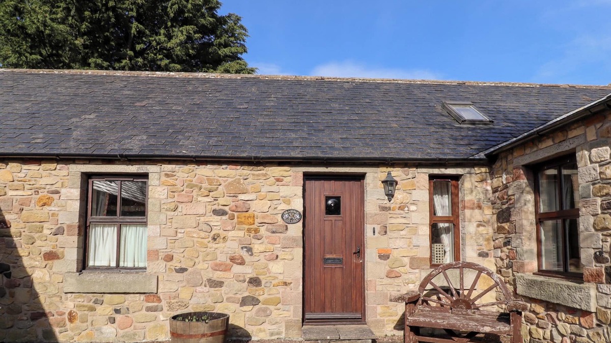 Akeld Cottage | BRAMBLE COTTAGE, family friendly, character holiday cottage in Wooler