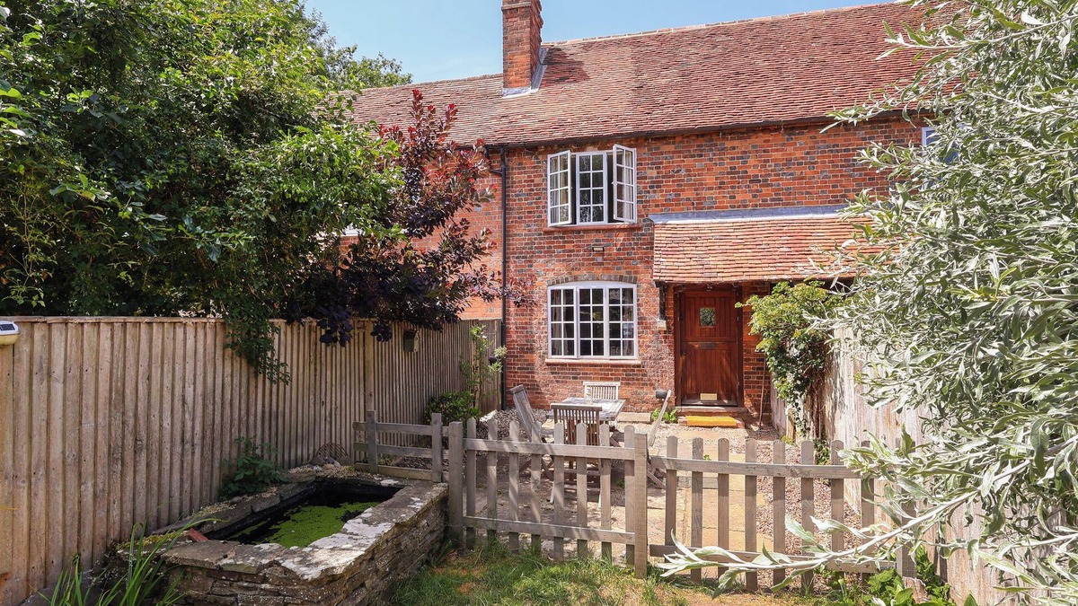 West Ilsley Cottage | Bramblefield Cottage