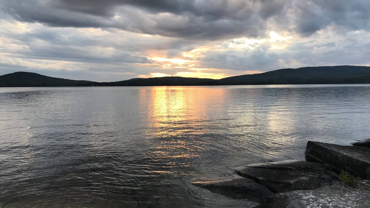 Ellsworth Cabin | Branch Lake updated lakefront rustic cabin close to Bar Harbor/Acadia Nat'l Park
